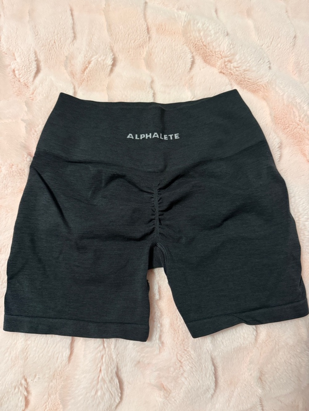 Alphalete Amplify Scrunched Short 4.5”